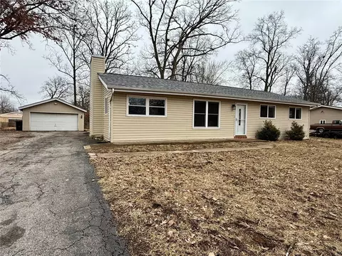 502 Robert Dr, O'fallon, MO 63366