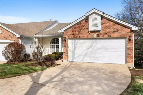 538 Coventry Trail Ln, Maryland Heights, MO 63043