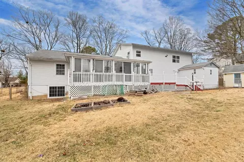 Exterior - 204 Lark Hill Ln, Ballwin, MO 63021 photo 11 of 13