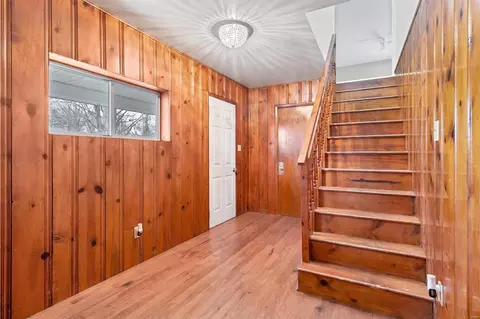 Entry Way - 204 Lark Hill Ln, Ballwin, MO 63021 photo 1 of 2