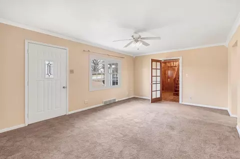 Living - 204 Lark Hill Ln, Ballwin, MO 63021 photo 2 of 6