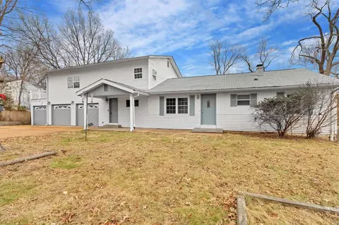 Exterior - 204 Lark Hill Ln, Ballwin, MO 63021 photo 3 of 13
