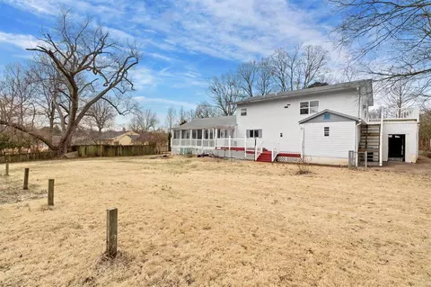 Exterior - 204 Lark Hill Ln, Ballwin, MO 63021 photo 12 of 13