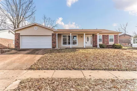 4592 Thicket Dr, Saint Louis, MO 63129