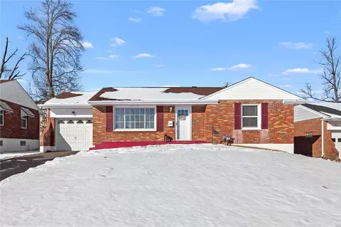 9427 Eastchester Dr, Saint Louis, MO 63136