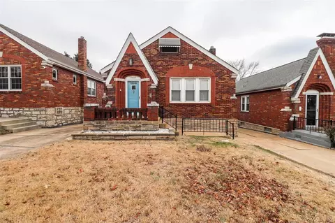 9434 Alpine Dr, Saint Louis, MO 63123