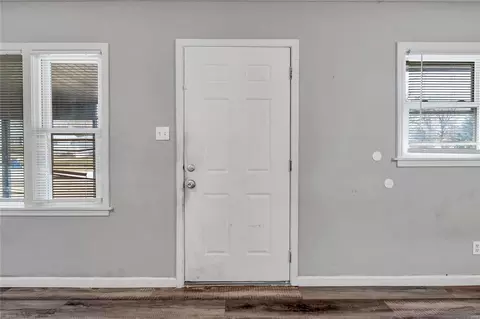 Entry Way - 6613 Dunwold Dr, Berkeley, MO 63134 photo 1 of 1