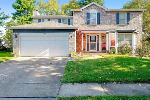1039 Trifecta Dr, Florissant, MO 63034