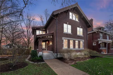 6830 Waterman Ave, Saint Louis, MO 63130