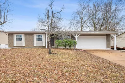 512 Lee Dr, Saint Charles, MO 63301