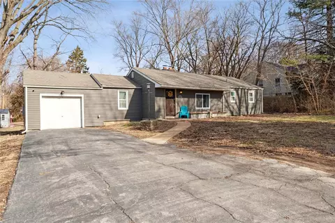 8381 Latty Ave, Hazelwood, MO 63042