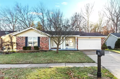 5106 Suson Way Ct, Saint Louis, MO 63128