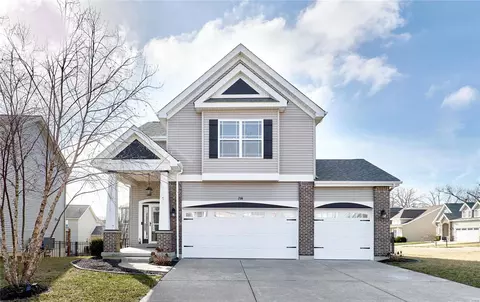 736 Sunset Ln, O'fallon, MO 63366