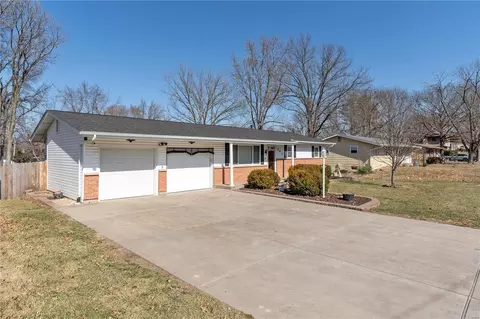 703 Danny Ln, O'fallon, MO 63366 photo 2