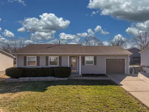 1908 Autumn Hill Dr, O'fallon, MO 63366