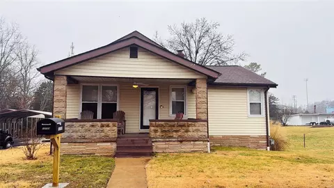 13159 East Ln, Saint Louis, MO 63128