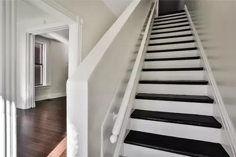Entry Way - 3023 Saint Vincent Ave, Saint Louis, MO 63104 photo 5 of 13