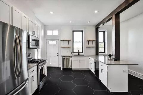 Kitchen - 3023 Saint Vincent Ave, Saint Louis, MO 63104 photo 1 of 7
