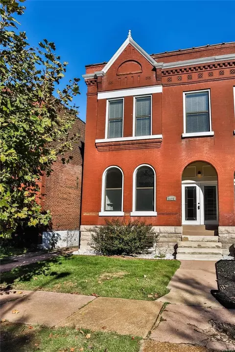 Exterior - 3023 Saint Vincent Ave, Saint Louis, MO 63104 photo 3 of 7