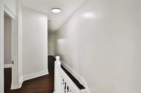 Entry Way - 3023 Saint Vincent Ave, Saint Louis, MO 63104 photo 6 of 13