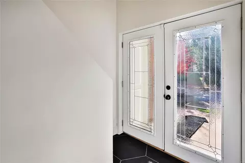 Entry Way - 3023 Saint Vincent Ave, Saint Louis, MO 63104 photo 1 of 13