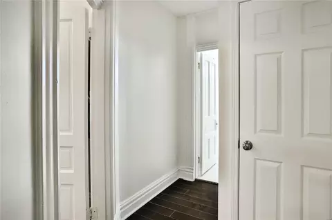 Entry Way - 3023 Saint Vincent Ave, Saint Louis, MO 63104 photo 7 of 13