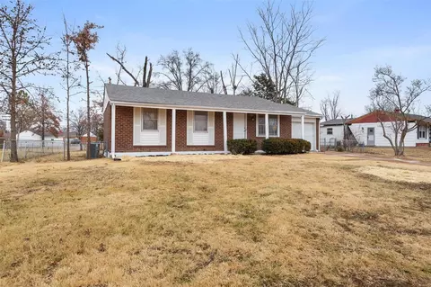 5423 Morningdale Pl, Saint Louis, MO 63128