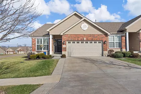 16141 Amber Vista Dr, Ballwin, MO 63021 photo 1