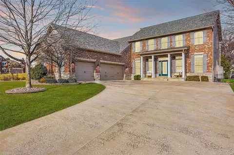 913 Bullpen Dr, O'fallon, MO 63366