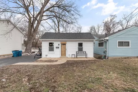 7627 Genesta St, Saint Louis, MO 63123