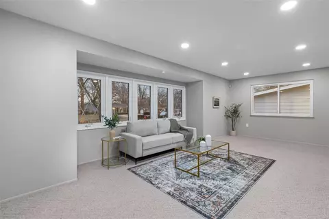 1575 Golden Gate Dr, Florissant, MO 63033