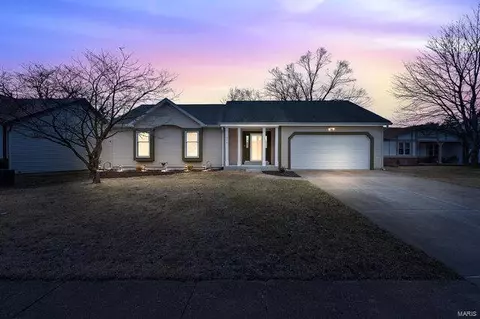 1932 Cherokee Trail Lane Ct, Florissant, MO 63031