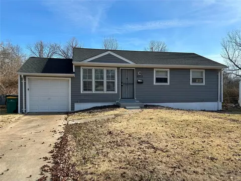 9312 Nelan Dr, Saint Louis, MO 63137