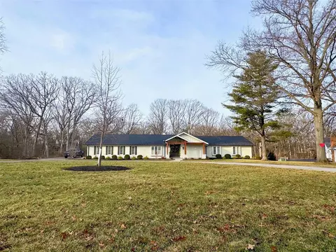 31 Crown Manor Dr, Chesterfield, MO 63005