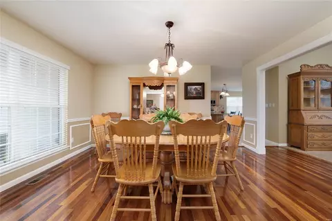 Dining - 110 Eagle Creek Ct, O'fallon, MO 63368 photo 2 of 3