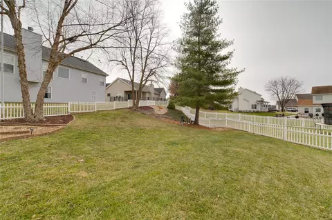 Exterior - 110 Eagle Creek Ct, O'fallon, MO 63368 photo 5 of 11