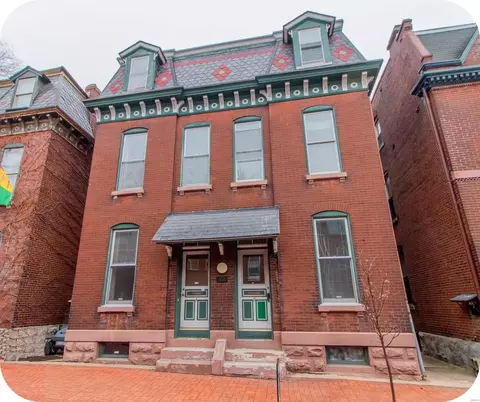 2020 Menard St, Saint Louis, MO 63104