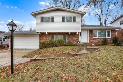 1318 Wyncrest Dr, Ballwin, MO 63011