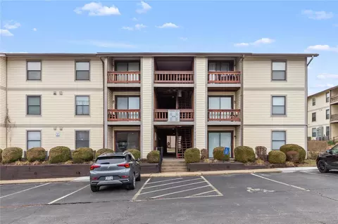1454 Summergate Pkwy #D, Saint Charles, MO 63303
