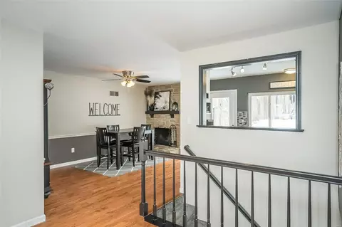 Entry Way - 646 Clear Creek Ct, Ballwin, MO 63021 photo 3 of 5