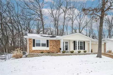 Exterior - 646 Clear Creek Ct, Ballwin, MO 63021 photo 2 of 13