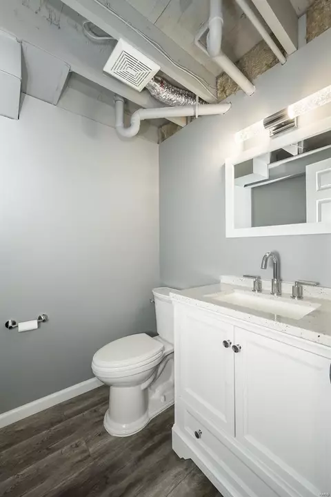Bath - 646 Clear Creek Ct, Ballwin, MO 63021 photo 3 of 3