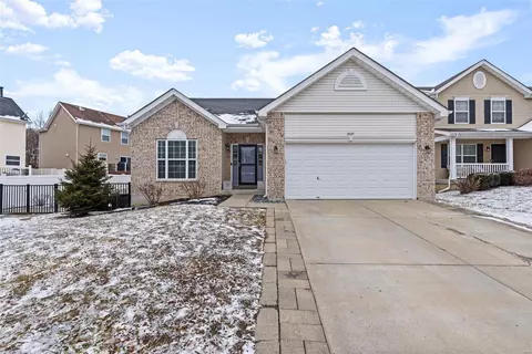3525 Yellow Jasmine Dr, Bridgeton, MO 63044