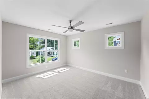 Bedroom - 237 E Jackson Rd, Webster Groves, MO 63119 photo 5 of 9