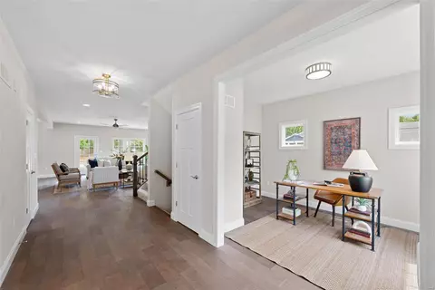 Entry Way - 237 E Jackson Rd, Webster Groves, MO 63119 photo 5 of 10