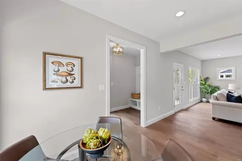 Entry Way - 237 E Jackson Rd, Webster Groves, MO 63119 photo 6 of 10