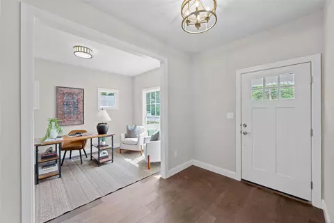 Entry Way - 237 E Jackson Rd, Webster Groves, MO 63119 photo 1 of 10