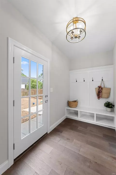 Entry Way - 237 E Jackson Rd, Webster Groves, MO 63119 photo 7 of 10