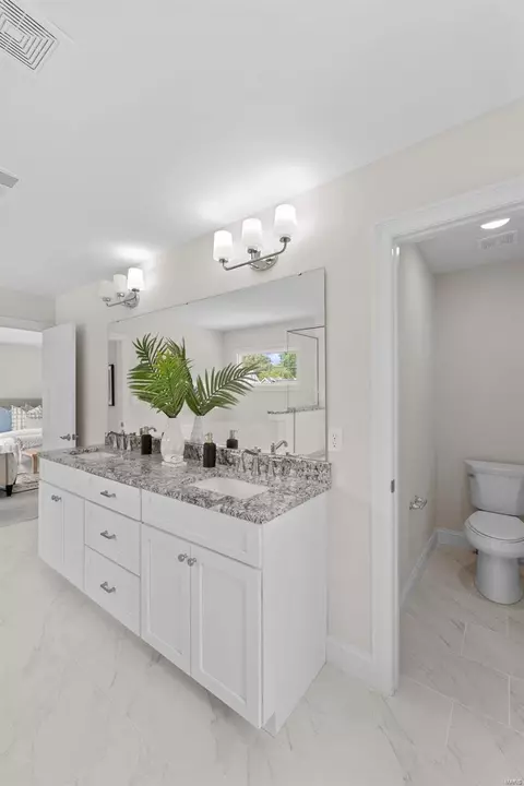 Bath - 237 E Jackson Rd, Webster Groves, MO 63119 photo 1 of 4