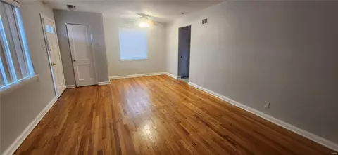 8549 Everett Ave, Saint Louis, MO 63117 photo 4